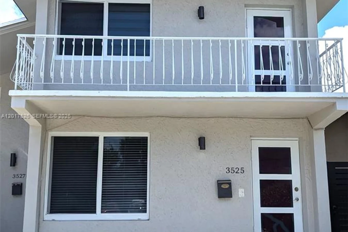 3525 SW 25th Ter #1, Miami: photo 1 of 16
