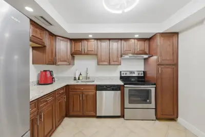 3231 Holiday Springs Blvd #110, Margate: photo 1 of 36
