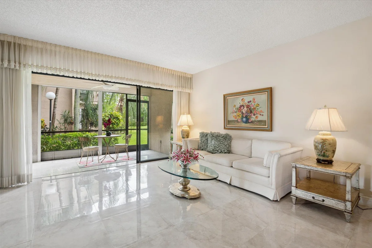 2307 SW 15th St SW #1, Deerfield Beach: photo 1 of 27