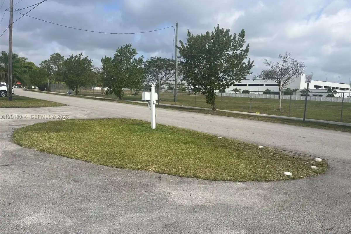 9260 SW 164th St, Palmetto Bay: photo 1 of 53