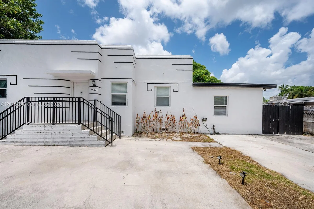 9050 NW 31st Ave #2, Miami: photo 1 of 7