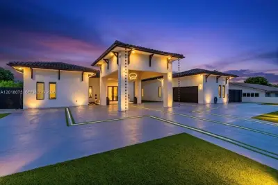 320 SW 125th Ave, Miami: photo 1 of 60
