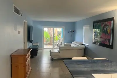 2901 NE 51st St #5, Fort Lauderdale: photo 1 of 15