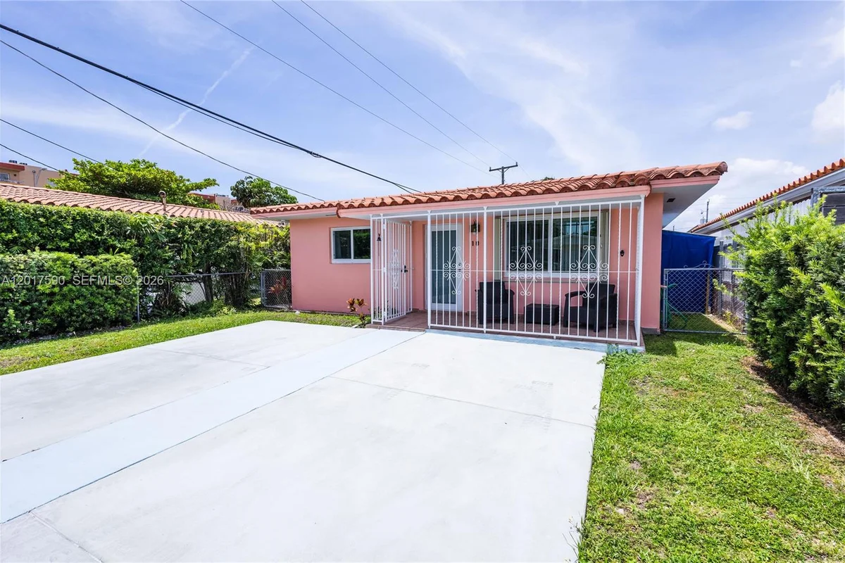 10 NW 60th Ct, Miami: photo 1 of 28