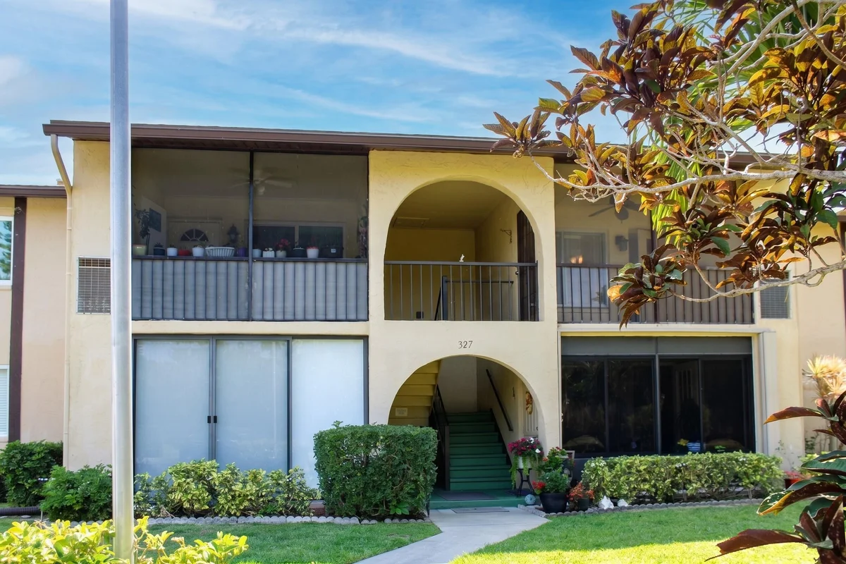 327 Pine Ridge Cir #B-2, Greenacres: photo 1 of 18