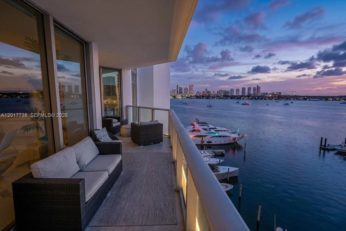 17301 Biscayne Blvd #605, North Miami Beach: photo 1 of 34