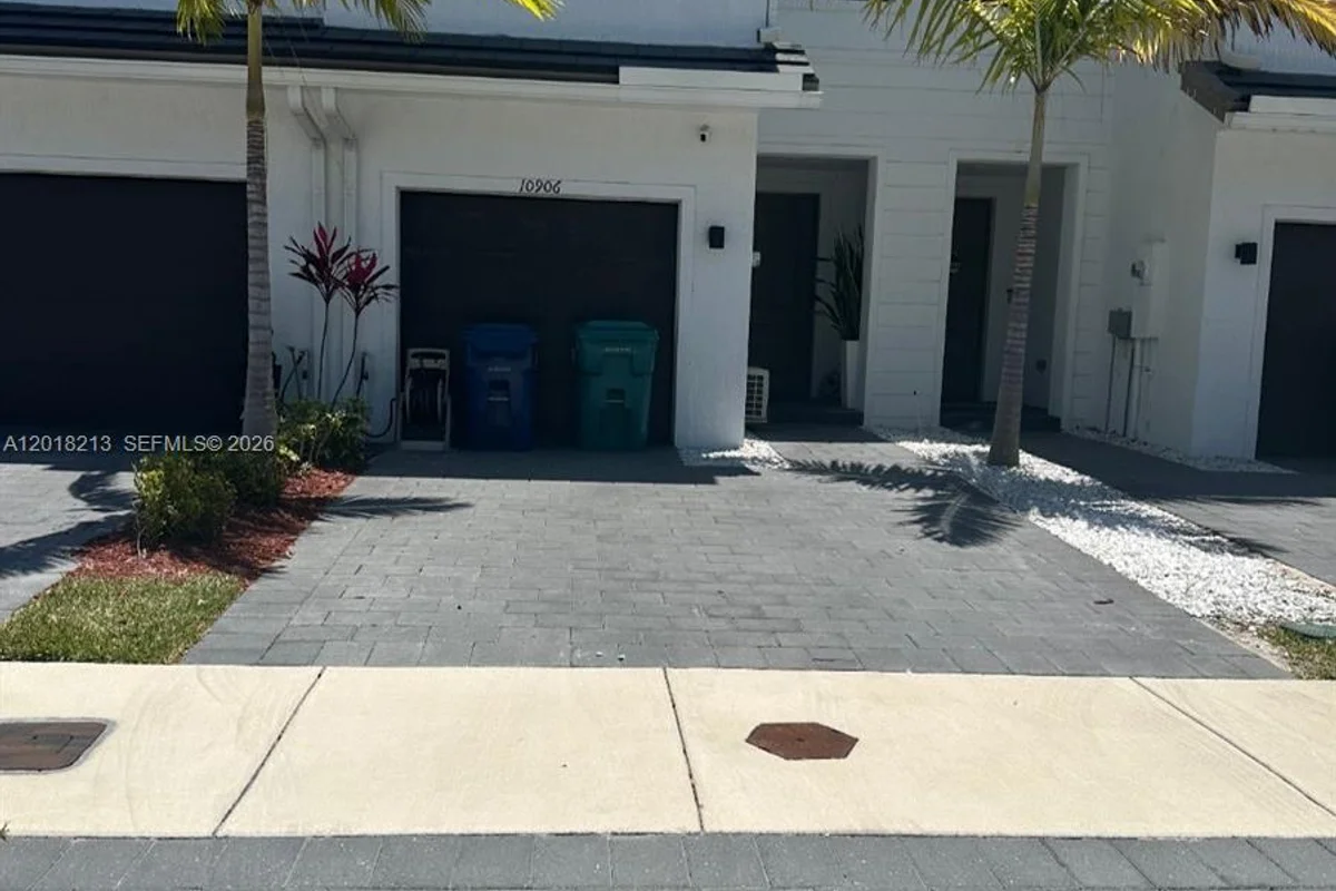 10906 SW 232nd Ter, Homestead: photo 1 of 42