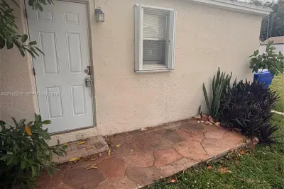 410 N 58th Ave #408, Hollywood: photo 1 of 5