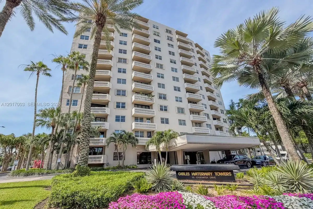 90 Edgewater Dr #114, Coral Gables: photo 1 of 32