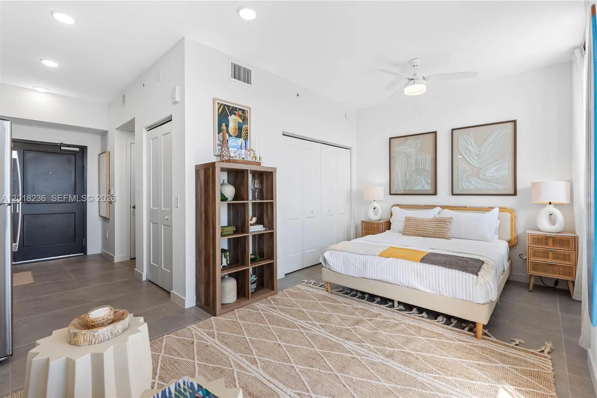 208 N Federal Hwy #713, Pompano Beach: photo 1 of 19