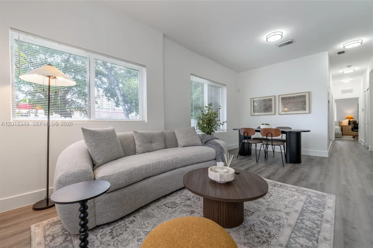 44 NW 10th Ave #2, Miami: photo 1 of 24