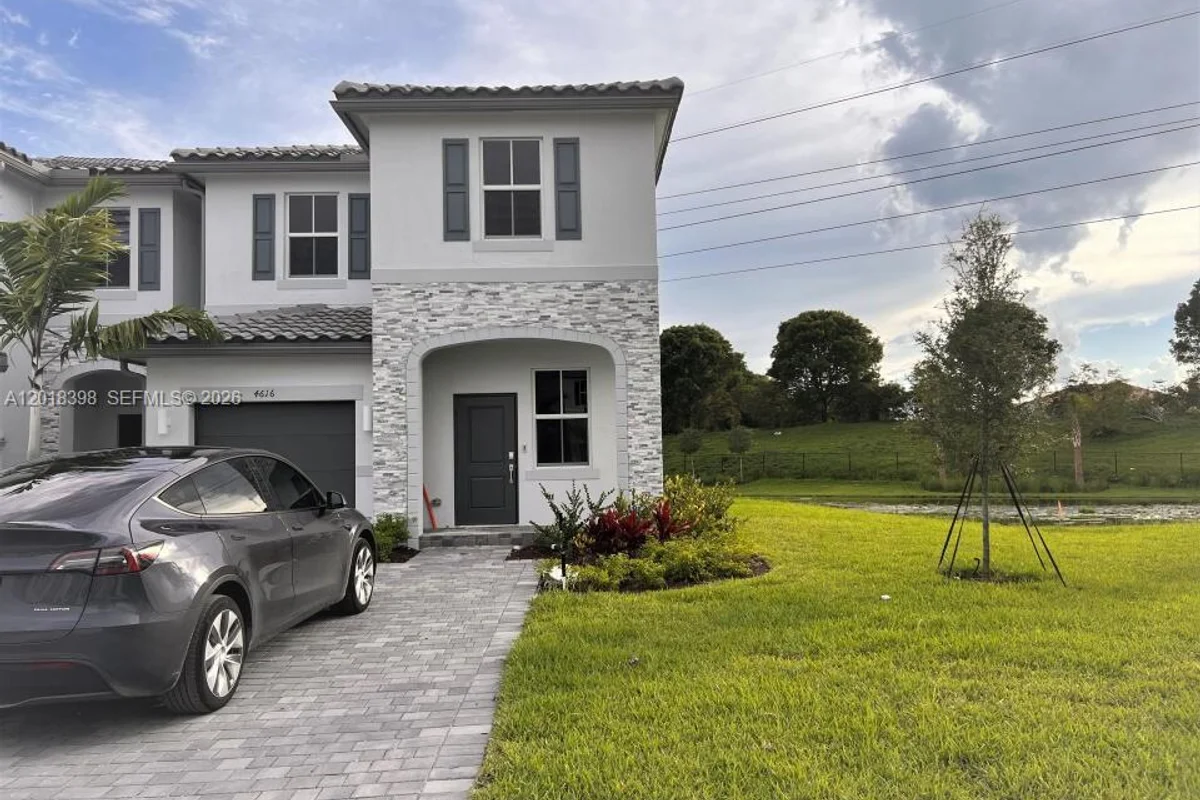 4616 NW 120th Way, Coral Springs: photo 1 of 6