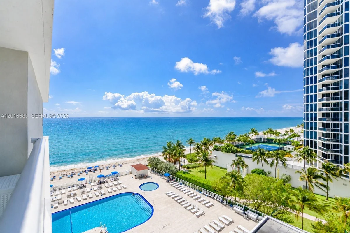 19201 Collins Ave #609, Sunny Isles Beach: photo 1 of 25
