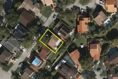 17623 NW 62nd Pl N, Hialeah: photo 1 of 1