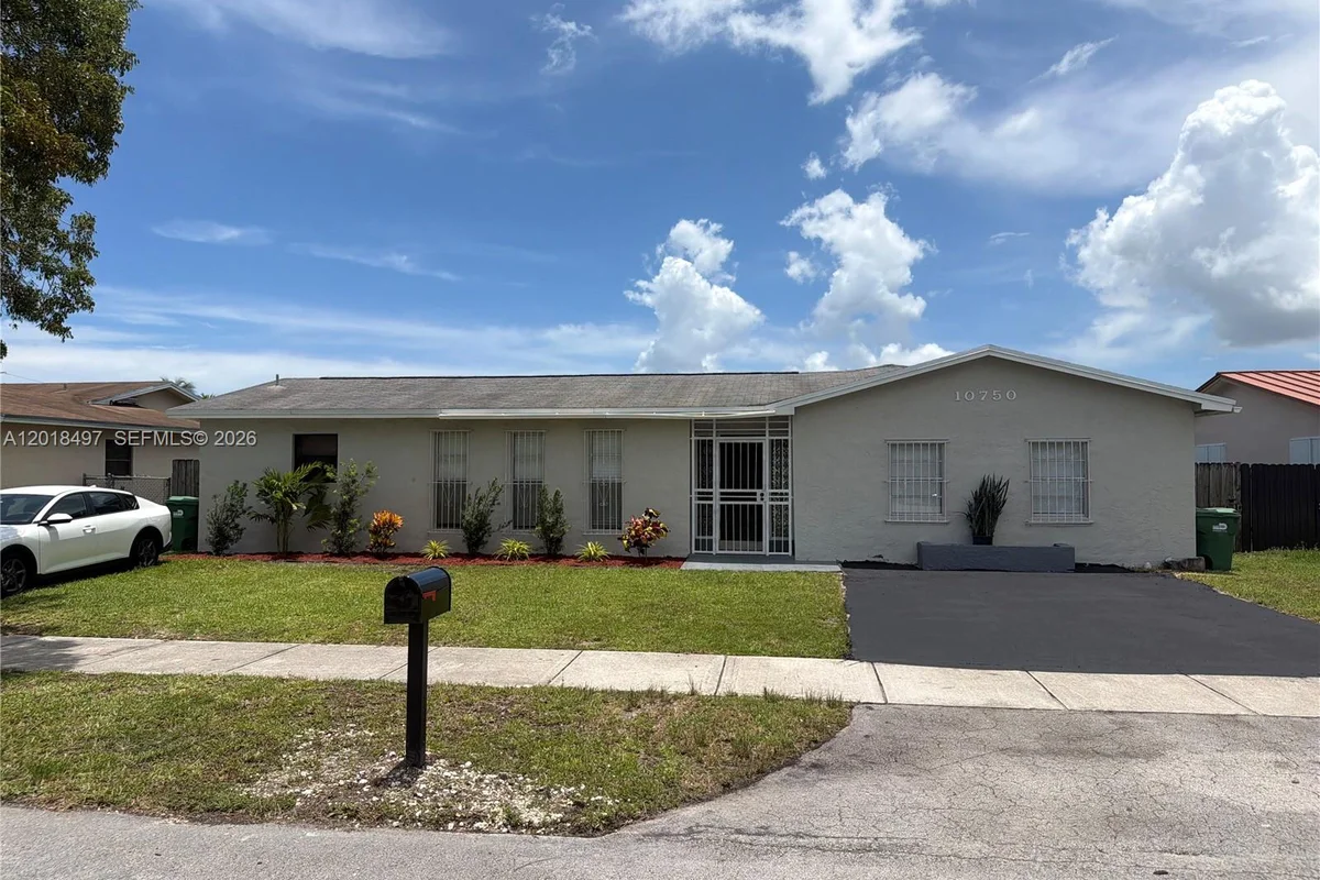 10750 SW 173rd St, Miami: photo 1 of 33