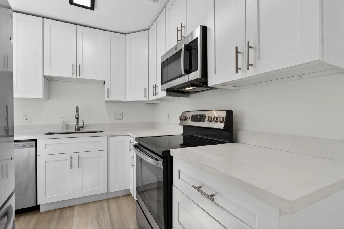 3930 Crystal Lake Dr #209, Deerfield Beach: photo 1 of 27