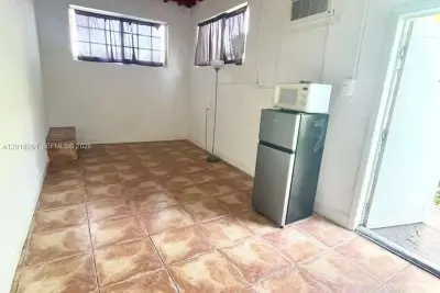 1875 NE 177th St, North Miami Beach: photo 1 of 5