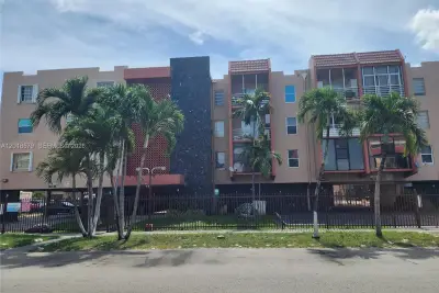 6095 W 19th Ave #205, Hialeah: photo 1 of 33