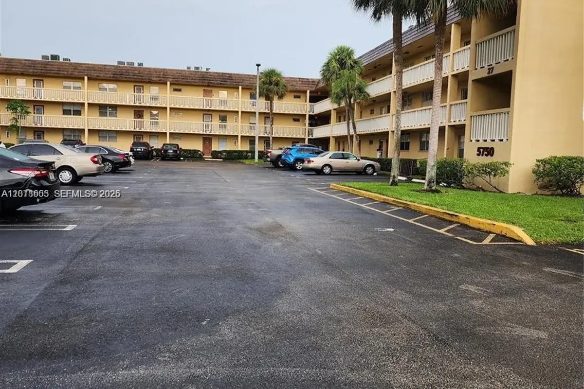 5750 NW 64th Ave #303, Tamarac: photo 1 of 10