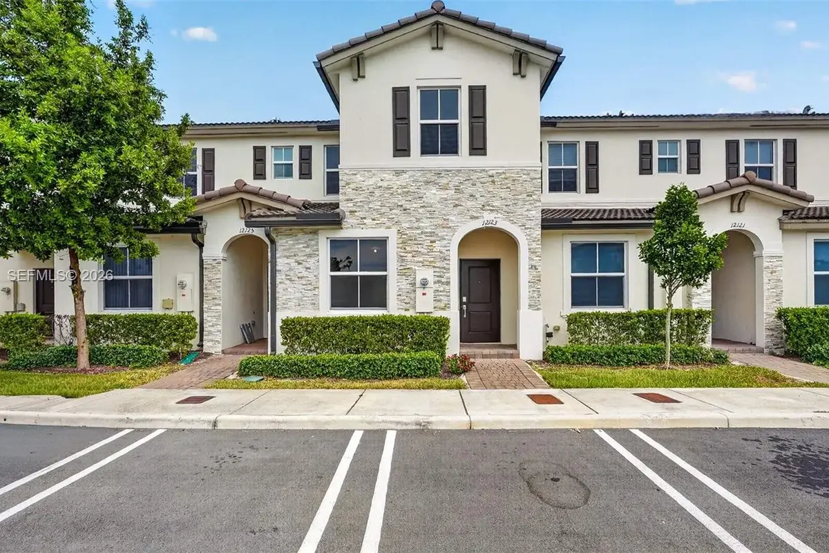 12123 NW 23rd Ct, Miami: photo 1 of 46