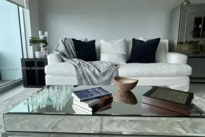 900 Biscayne Blvd #3207, Miami: photo 1 of 49
