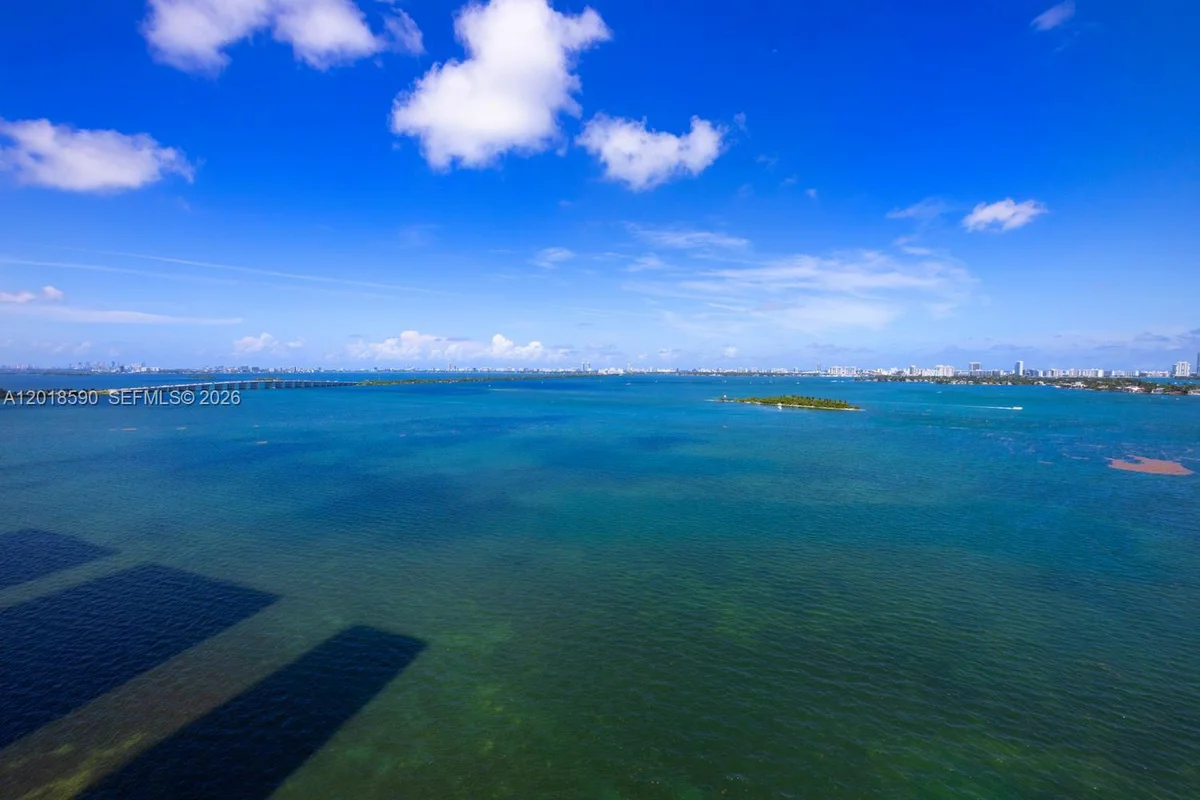 725 NE 22nd St #PH2A, Miami: photo 1 of 18