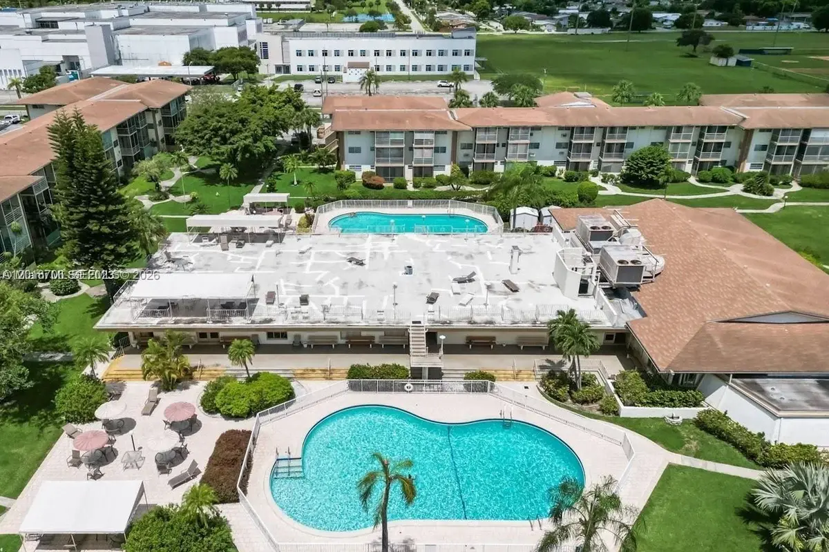 17090 NE 14th Ave #312, North Miami Beach: photo 1 of 9
