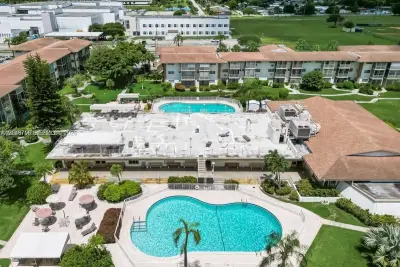 17090 NE 14th Ave #312, North Miami Beach: photo 1 of 9