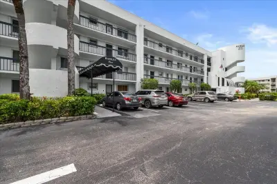 6698 10th Ave N #305, Lake Worth: photo 1 of 52