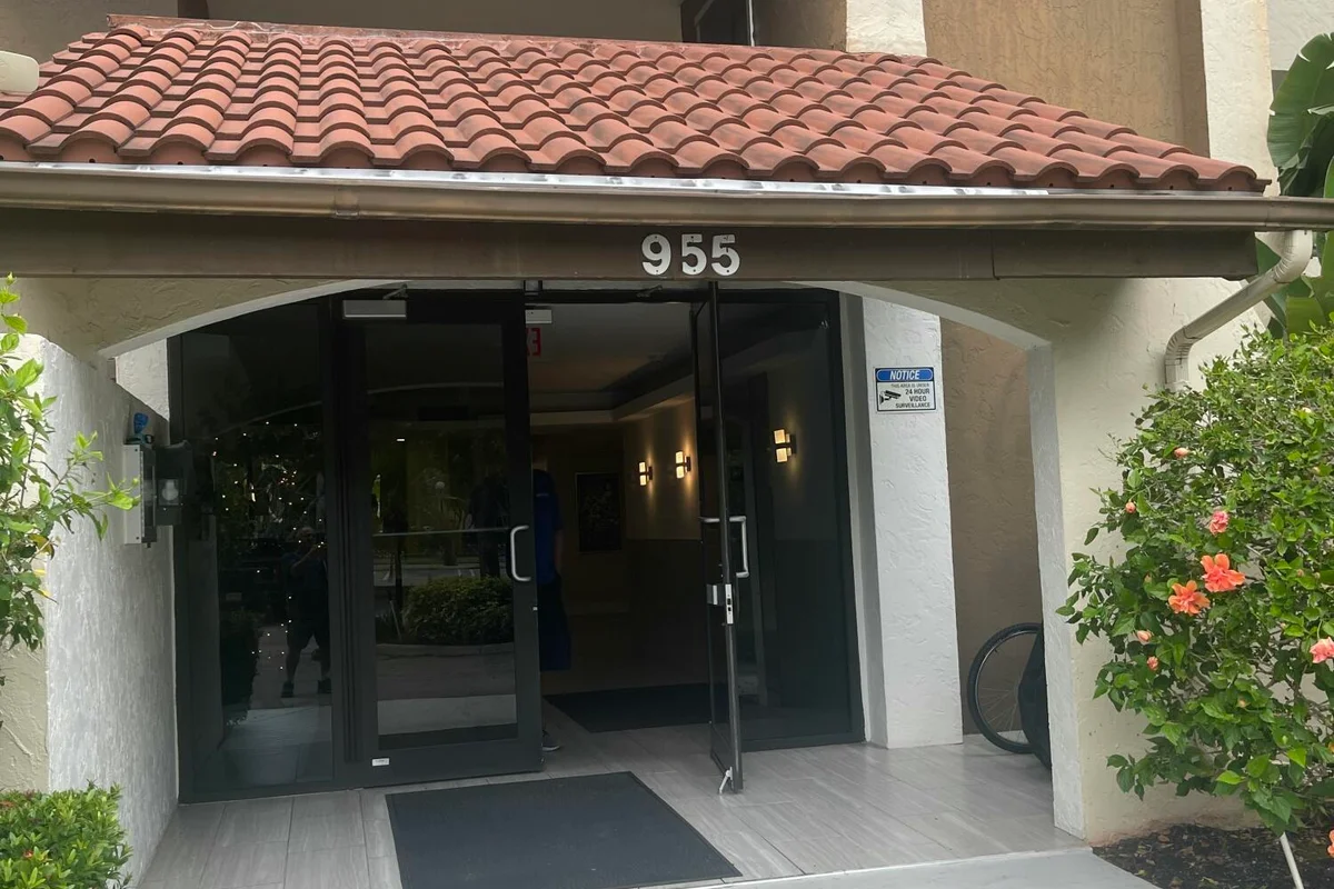 955 Egret Cir #411, Delray Beach: photo 1 of 41