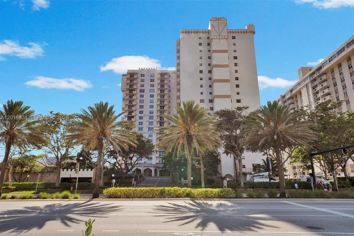 1865 S Ocean Dr #4C, Hallandale Beach: photo 1 of 18
