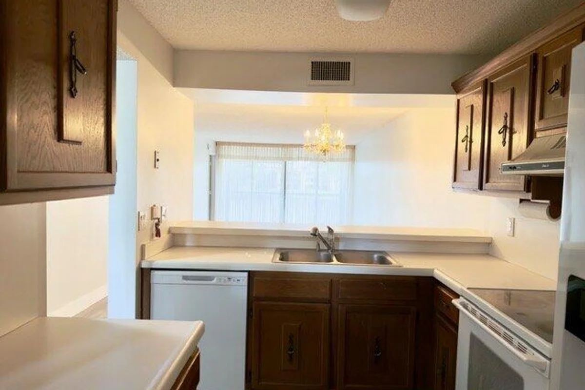 6021 Coral Lake Dr #209, Margate: photo 1 of 23