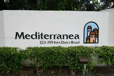 341 Ives Dairy Rd #06, Miami: photo 1 of 17