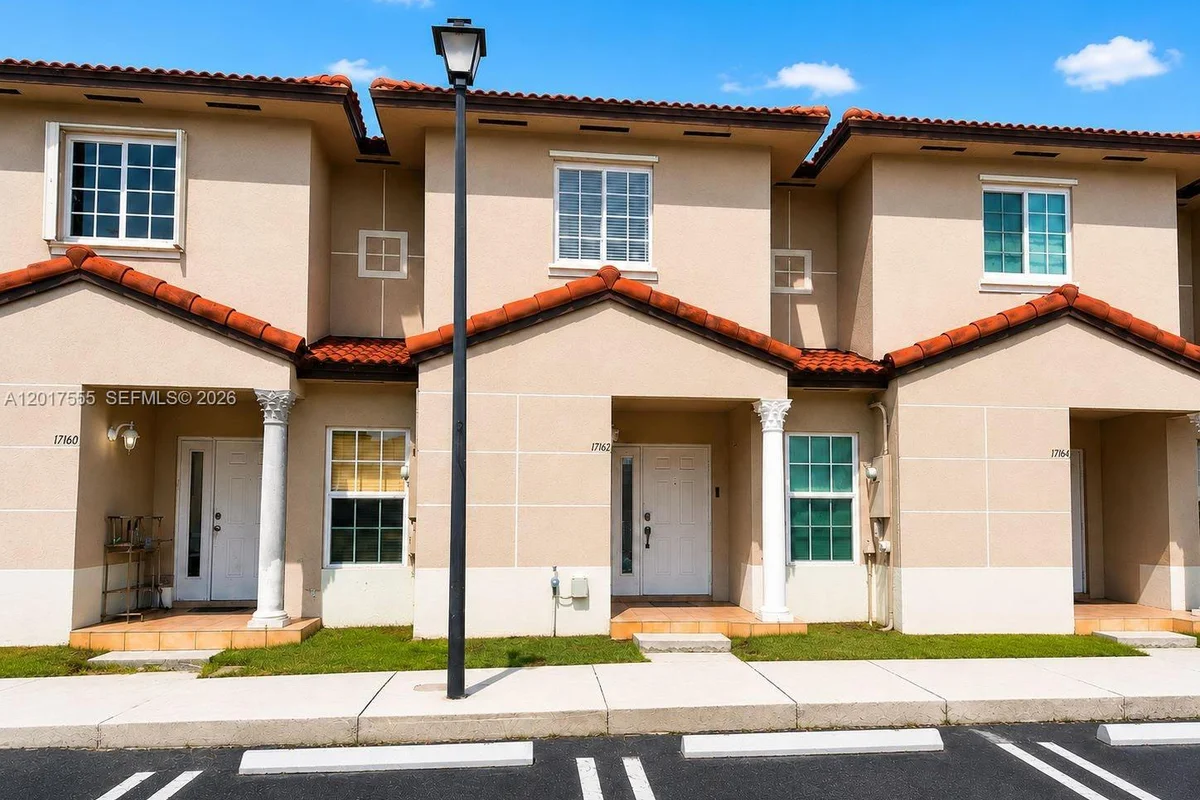 17184 SW 138th Ct, Miami: photo 1 of 26