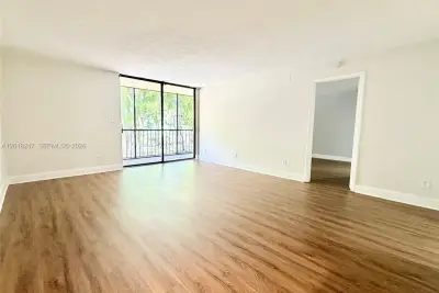 450 Commodore Dr #214, Plantation: photo 1 of 10