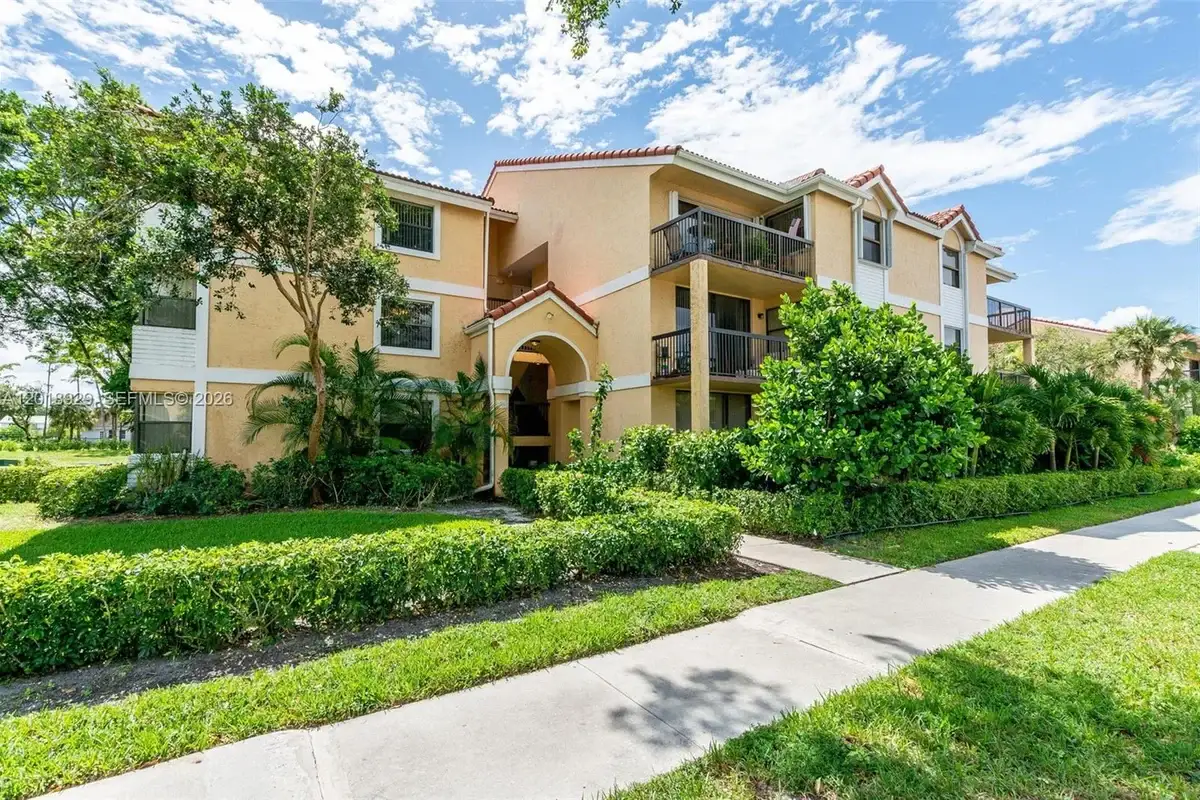 5721 Riverside Dr #202B5, Coral Springs: photo 1 of 35