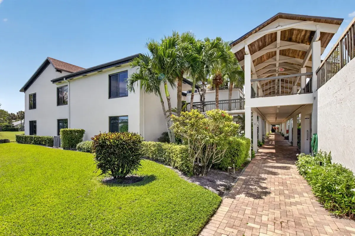 900 Greensward Ln #110-G, Delray Beach: photo 1 of 50