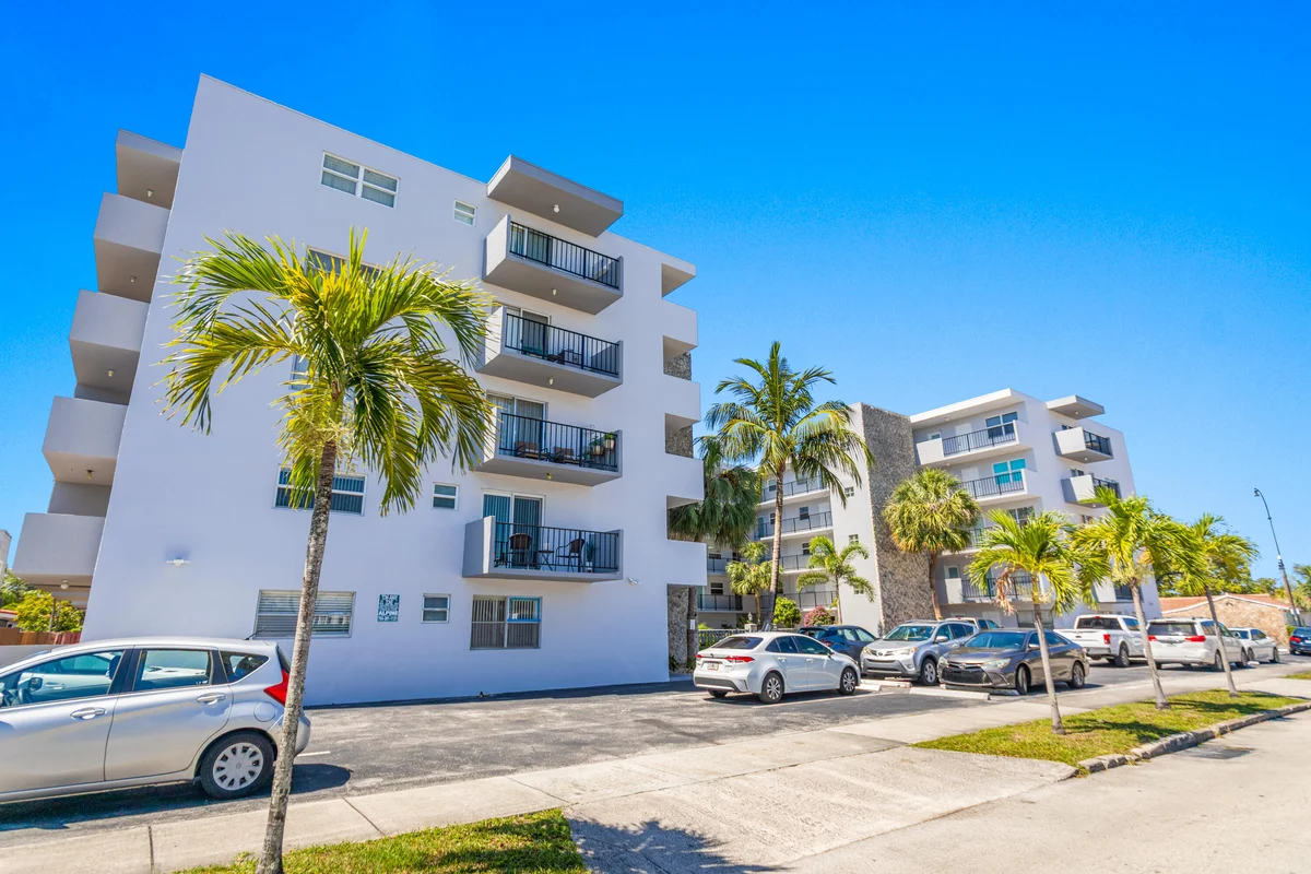 1750 Jefferson St #507, Hollywood: photo 1 of 54