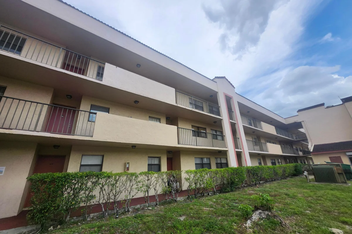 3470 Foxcroft Rd #207, Miramar: photo 1 of 20