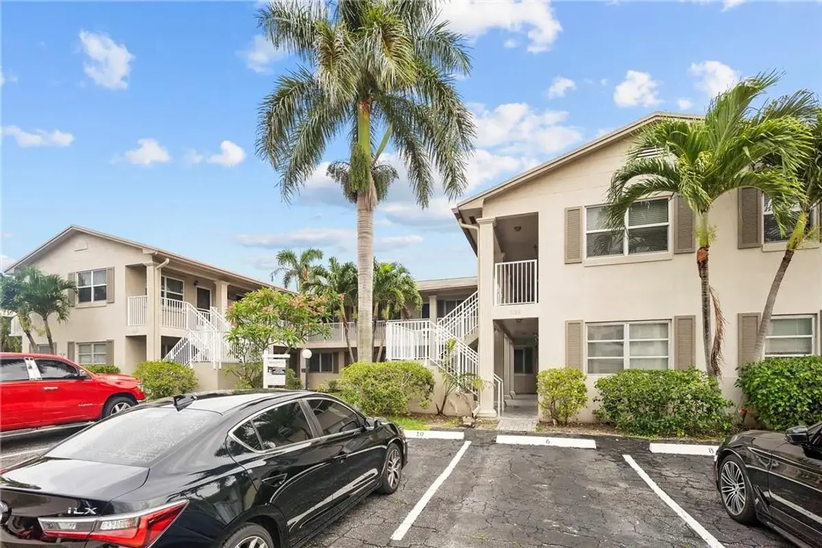 2130 NE 42nd Ct #4, Lighthouse Point: photo 1 of 13