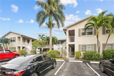 2130 NE 42nd Ct #4, Lighthouse Point: photo 1 of 13