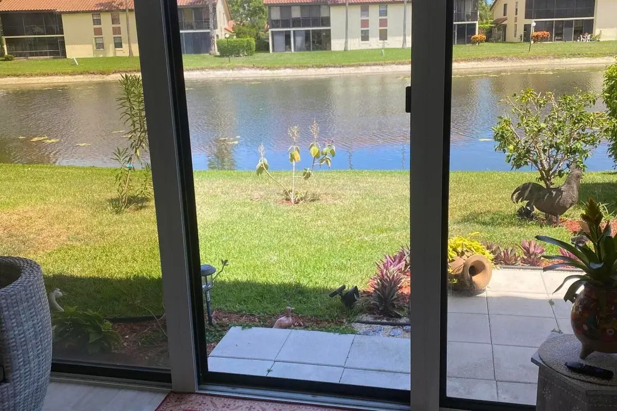 10271 N Circle Lake Dr, Boynton Beach: photo 1 of 10