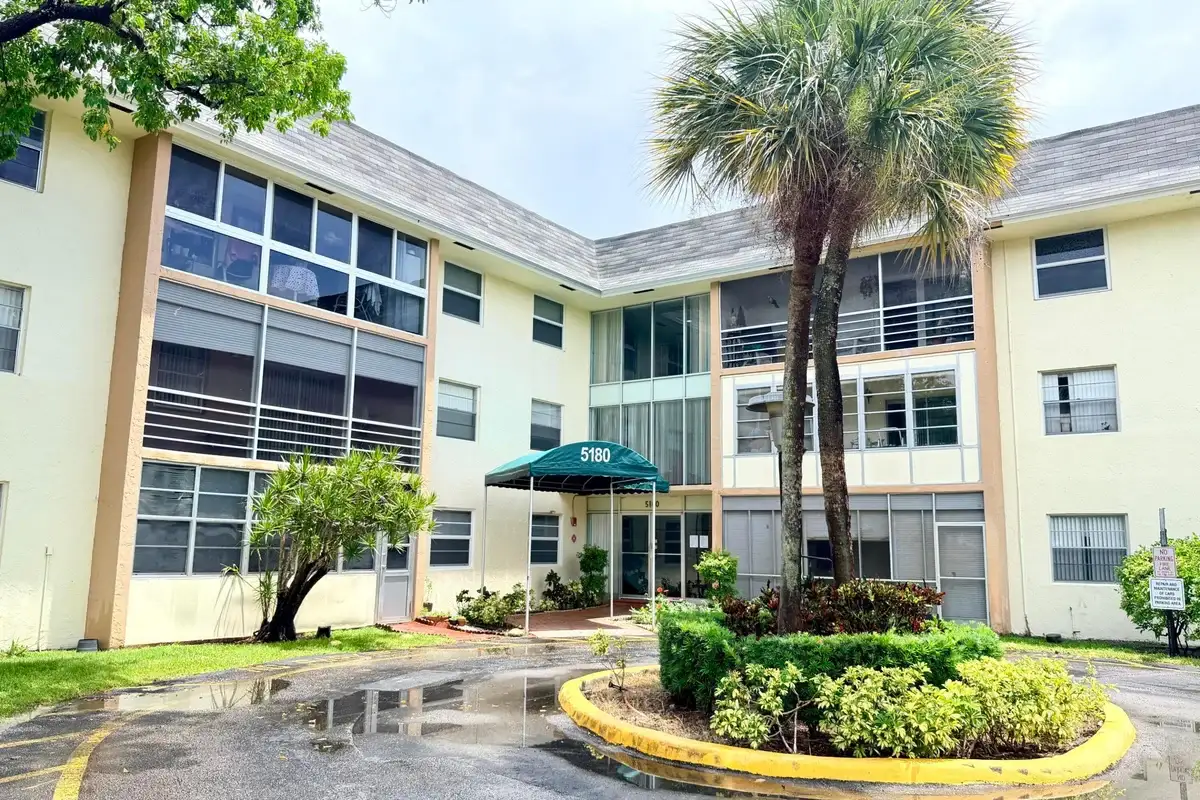 5180 E Sabal Palm Blvd #228, Tamarac: photo 1 of 28