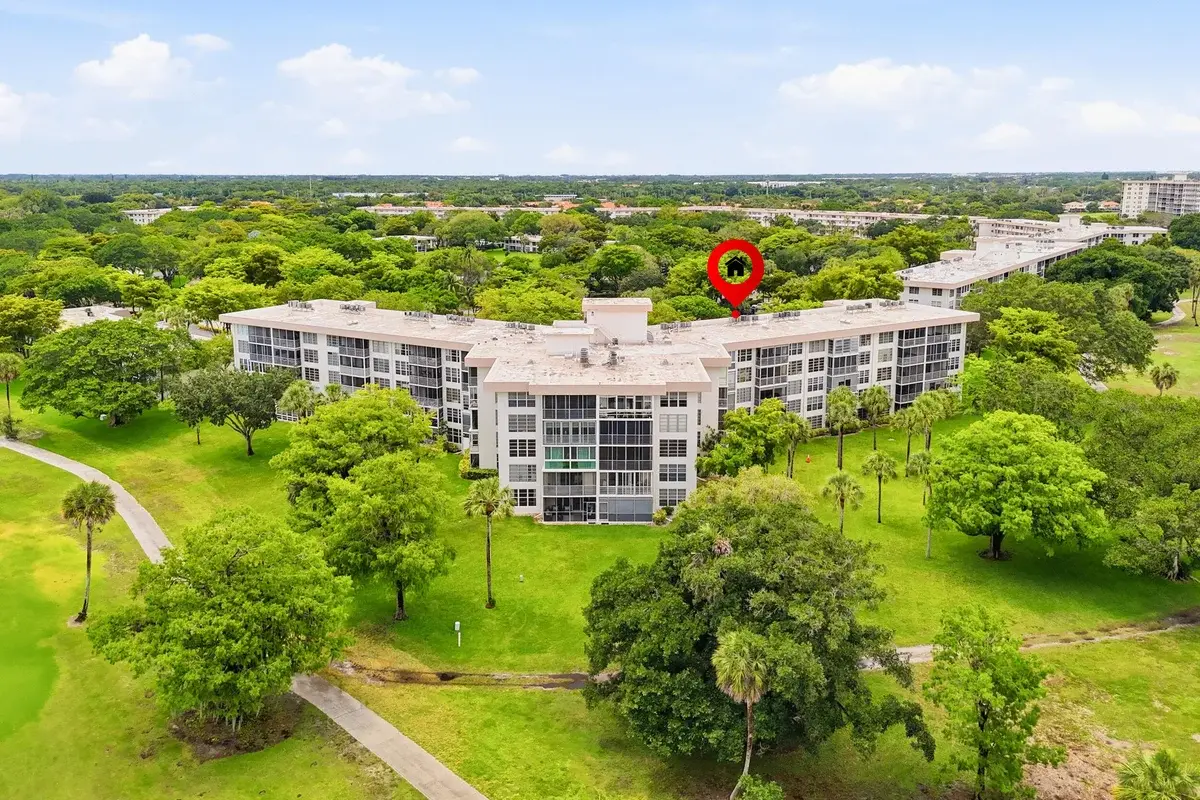 3800 Oaks Clubhouse Dr #410, Pompano Beach: photo 1 of 24