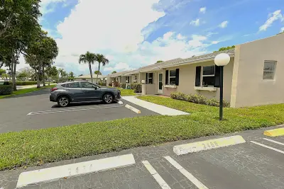 2431 Del Aire Blvd #115-d, Delray Beach: photo 1 of 22