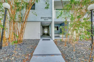 2920 SW 28th Ter #207, Miami: photo 1 of 42
