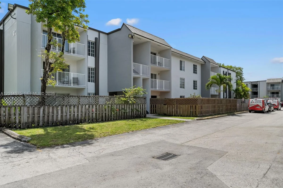 5112 NW 79th Ave #204, Doral: photo 1 of 23