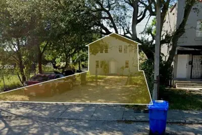 6326 NW 4th Ave, Miami: photo 1 of 8