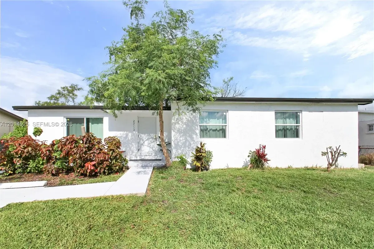 22114 SW 113th Pl, Miami: photo 1 of 24
