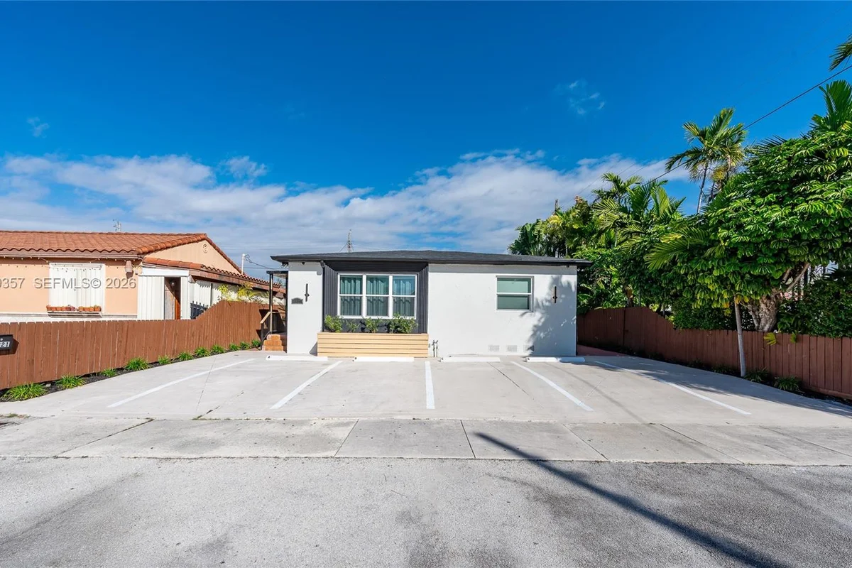 3321 NW 19th Ter, Miami: photo 1 of 32